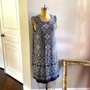 Black and white print shift dress